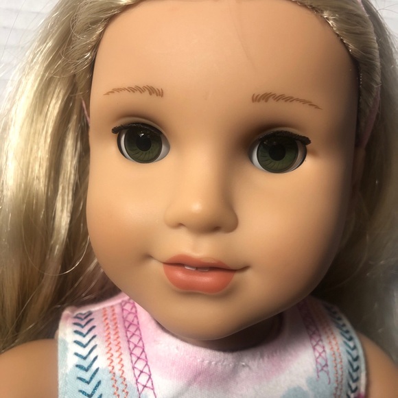 AMERICAN GIRL "Kira Bailey" " Doll 18" green eyes, blonde hair - Picture 2 of 5
